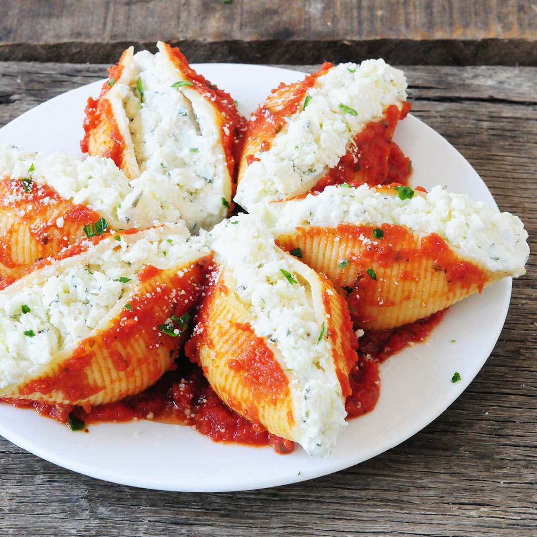 stuffed-shells-with-marinara-sauce-with-one-free-side-dish